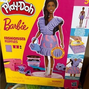 Nwt Barbie Fashionista Ruffles play doh